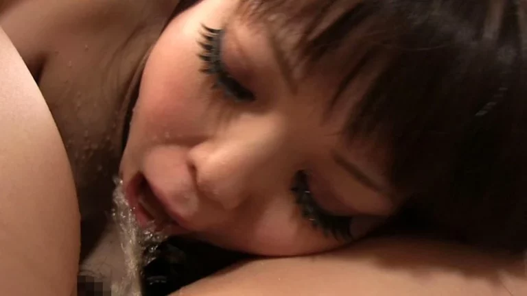 VRXS-070 レズ小便ドラマ 飲愛 草刈もも モデル・お姉さん風 愛音ミク Eri Makino V＆R Scat