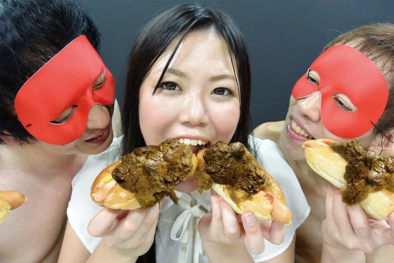 MANQ-020 大食い世界大会出場経験アリ 大食いフードファイター美山さつきの自分のでっかいウンコをガチで食ってみた… Scat スカトロ Golden Showers ゲロ