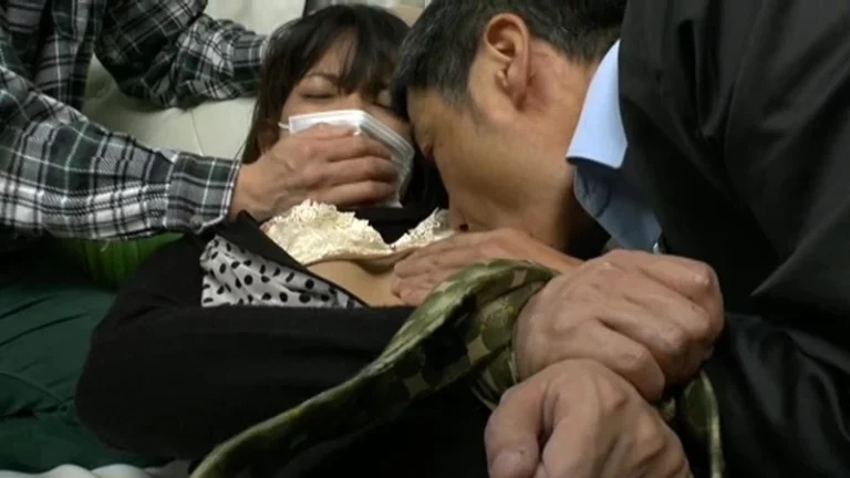 SCHN-009 禁断の近親相姦 5年振りに再会した父と息子の交尾 春川まり Transsexual 海山輝一 風俗