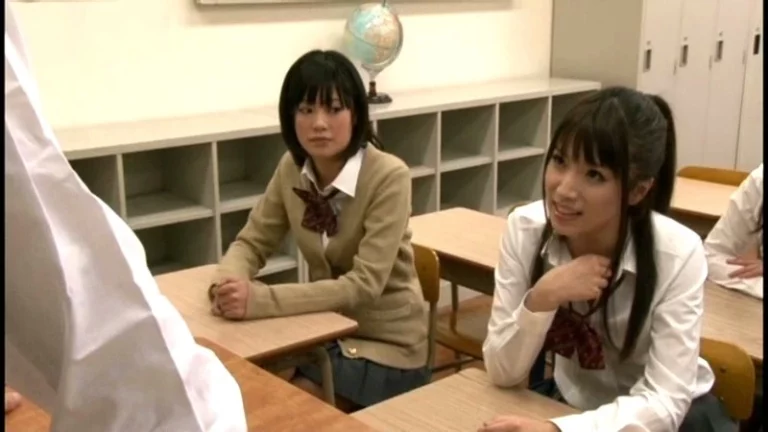 NFDM-222 優等生が集まる生徒会の中で行われるえげつないイジメ 女王様・M男 School Girls