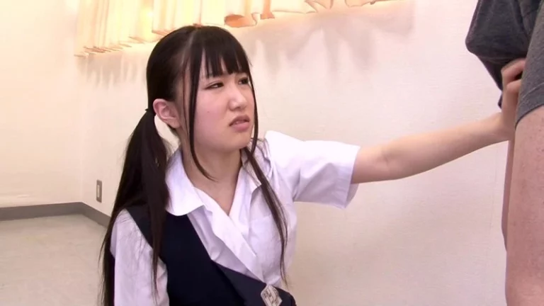 NFDM-289 地味子の金殺し イジメられっ子にすらイジメられてしまうミジメな僕 Minami Hirahara Love Saotome Slut Footjob Uniform 平原みなみ フリーダム コスチュームSaotome Rabu Hirako Chika