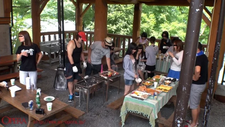 OPUD-175 BBQ仮設トイレ盗撮 肉食女子の極太脱糞! OPERA（オペラ） スカトロ