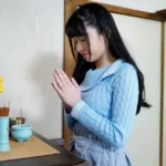 KNMD-100 Shouda Chisato 夫に先立たれ疼く身体を抑えられない未亡人 5時間 Ryuu, Ichijou Kimika Kinema-za